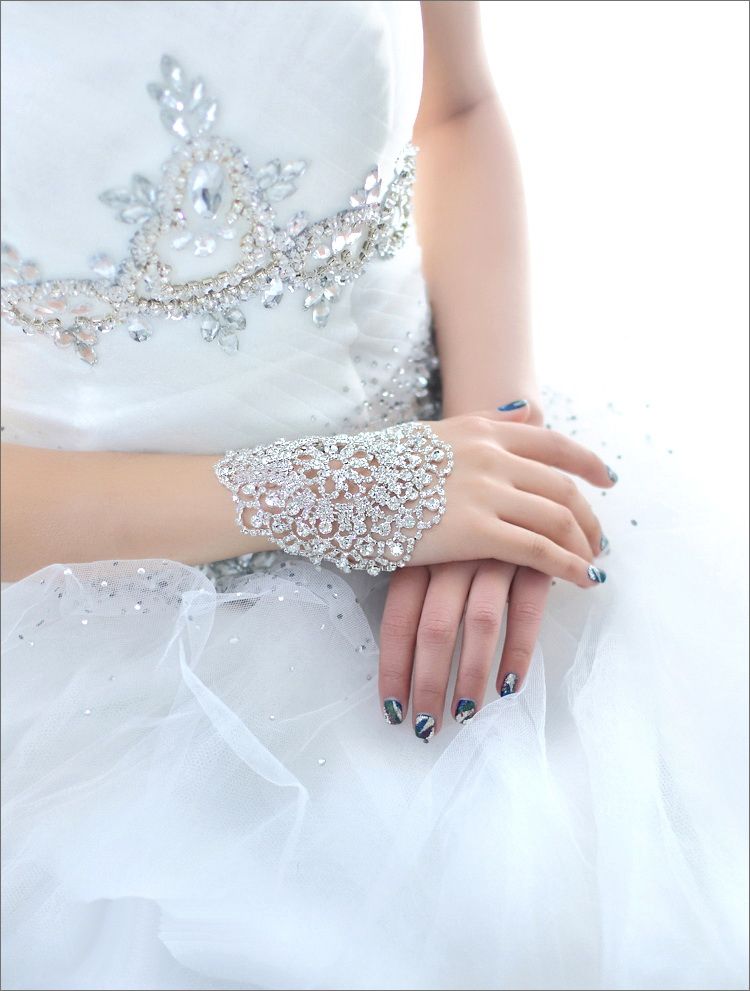 Fashion Female Bride Online photo: Fashion Female Bride Online