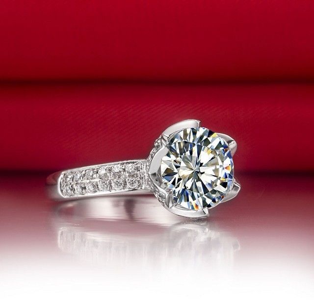 BEAUTIFUL 4Ct Round Cut Synthetic Diamond Wedding Ring for Women Genuine 925 Sterling Silver Ring White Gold Plated Jewelry