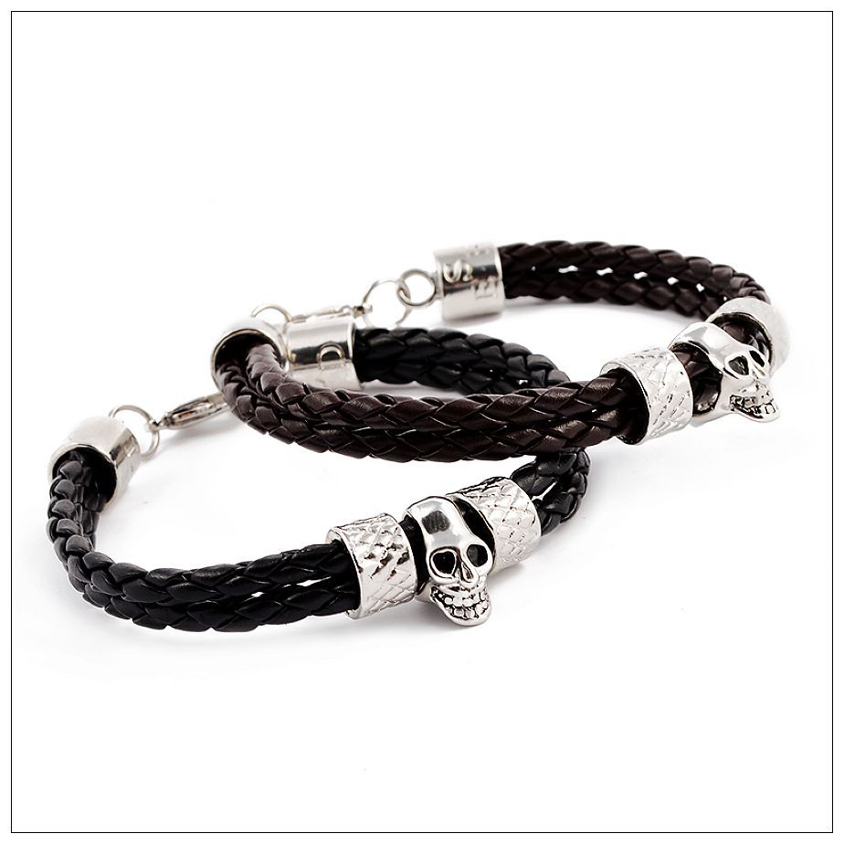Black/Brown Men's woven leather bracelet,Punk pirate skull leather bracelet , 22CM titanium Silver inlay chain.free shipping.
Black/Brown Men's woven leather bracelet,Punk pirate skull leather bracelet , 22CM titanium Silver inlay chain.free shipping.