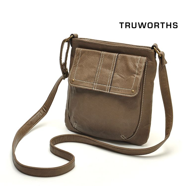 truworths man travel bags
