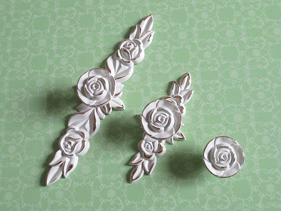 2017 Shabby Chic Dresser Drawer Knobs Pulls Handles Creamy White Gold Rose / Flower Kitchen Cabinet Knobs Handles Pull