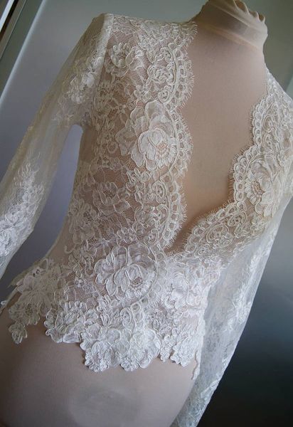 2016 Long Sleeves Bridal Bolero Lace Bridal Jacket With Sleeves Custom Made White Ivory Champagne Bridal Wraps
2016 Long Sleeves Bridal Bolero Lace Bridal Jacket With Sleeves Custom Made White Ivory Champagne Bridal Wraps