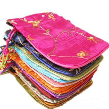 Small Embroidery fruit Satin Cloth Pouch Jewelry Storage Bag Drawstring Gift Bags Birthday Party Favor Sachet Lavender Packaging Bags 11x14
Small Embroidery fruit Satin Cloth Pouch Jewelry Storage Bag Drawstring Gift Bags Birthday Party Favor Sachet Lavender Packaging Bags 11x14