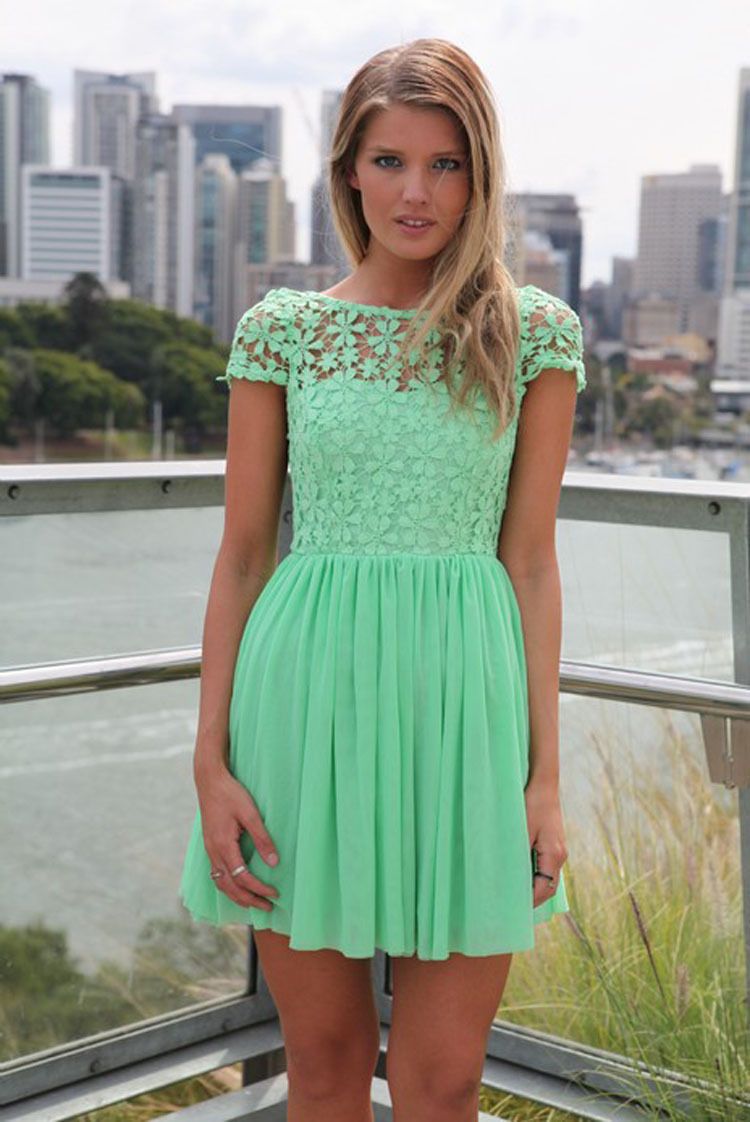 Wholesale-2015 Fashion Women Summer Dress Crochet Embroidered Patchwork Girl Pleated Tulle Chiffon Lace Backless Sexy Party Club Dresses