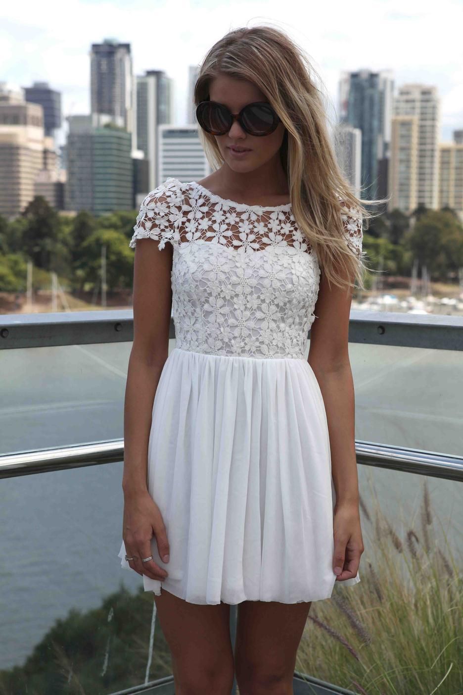 Wholesale-2015 Fashion Women Summer Dress Crochet Embroidered Patchwork Girl Pleated Tulle Chiffon Lace Backless Sexy Party Club Dresses