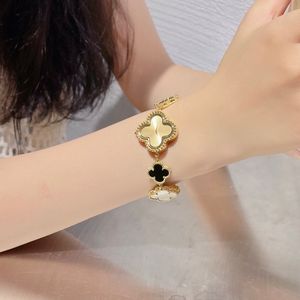 Alhambra Montre bracelet trèfle à quatre feuilles pour femme 27 mm qualité T0P avec boîte mouvement à quartz montre pour femme coque en agate naturelle plaqué or cadeau premium 005B