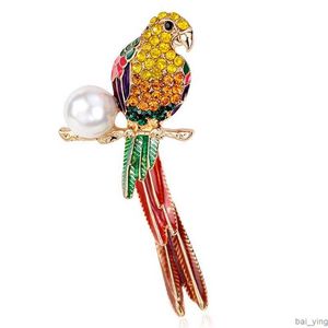 Animal mignon cristal émail perle perroquet broche oiseaux broches pour femmes multi couleur strass plaqué or bijoux livraison directe baiying