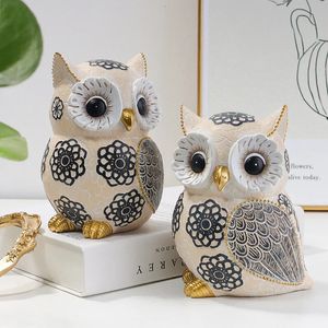 Sculpture animale Owl Resin Craft Ornements nordic Simple Statue Utilisation pour le salon Chambre Study Bureau Décoration Accessoires 231221