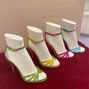 Sandalias de decoración de cristal de Aquazzura tacones de tacones de tacones de tacones de aguja de pvc transparente zapatos cruzados abiertos para frinete de cuero de cuero para la noche zapatos de fiesta de banquete de lujo de diseño de lujo