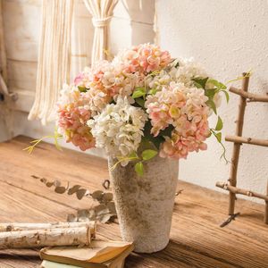 Fleurs artificielles Bleu Rose Blanc Rouge Hortensia Fleurs en soie avec tige pour mariage Home Party Shop Tenir des fleurs à la main pour guider le mur de fleurs