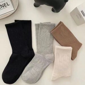 Chaussettes de sport célèbres chaussettes de rue respirantes noir blanc gris football basket-ball bas de sport chaussettes de sport de luxe coton causal marque célèbre 4 pièces