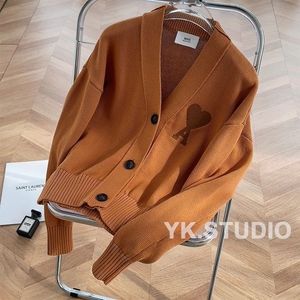 Automne 2021 créateur de mode col en V pull femme haute qualité luxe boutons couleur unie style simple doux confortable laine fine