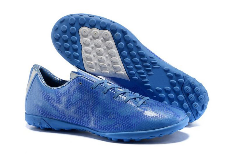 cr7 soccer boots 2015