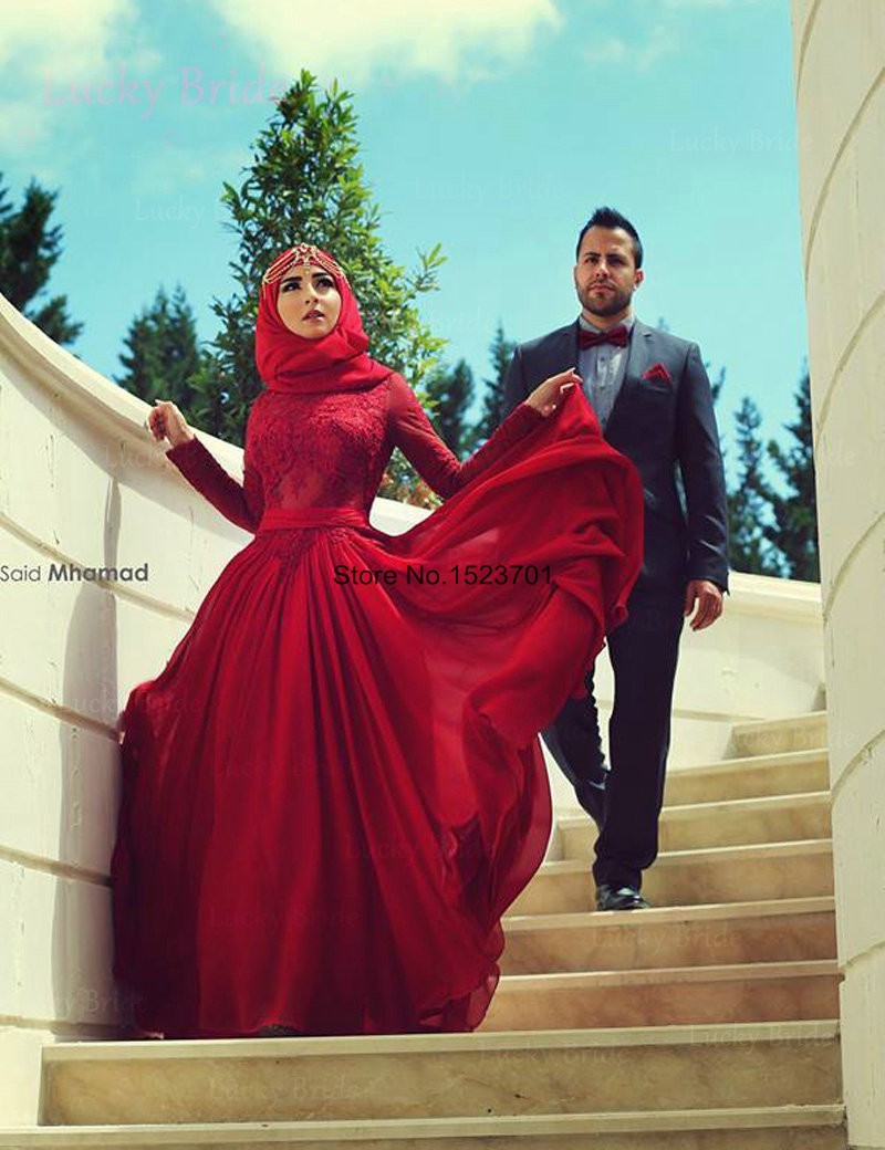 Arabic Long Evening Dresses A Line Dubai Kaftan Appliques Lace Sweep