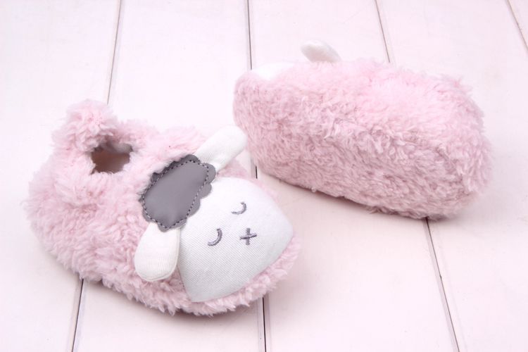 2017 Lovely Winter Plush Lazy Sheep Fur Newborn Baby Shoes Soft Sole