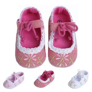 Chaussures de premiers pas pour bébé fille, chaussures décontractées pour nouveau-né, semelle souple brodée de fleurs, chaussures respirantes pour tout-petits, pantoufles de printemps et d'été pour enfants