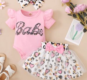 Baby Princess Robe 2024 Fashion Girls Clain à manches courtes TROIS PIÈCES JUNES CASSORES