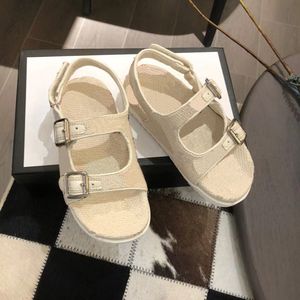 Baby Shoes Summer Kids Designer Sandal Fashion Letter Enfants pour tout-petit de haute qualité Sandales intérieures Boys Filles Gardiens décontractés sans glissement en gros avecbox