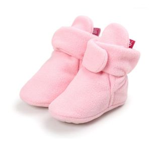 Zapatos cálidos de invierno para bebés, botas acolchadas de algodón para niños y niñas, calzado para primeros pasos de lana sintética para recién nacidos, calzado para niños pequeños1