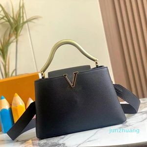 Bolsa Bolsos Bolsos Moda Lujos Bolsas Crossbody Cuero suave Tote Bolsas de metal Manija Marca Venta al por mayor Bolsas de compras de hombro