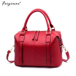 Sacs Femme Sac épaule Feme 2023 Vintage Femmes bon marché sac à main Lady Small Crossbody Sacs en cuir rivet Doctor Sac Square Style