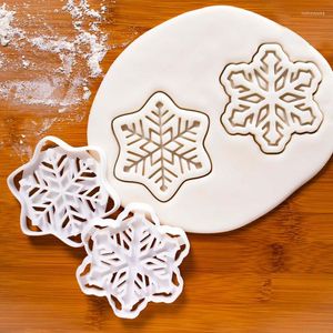 Moules de cuisson 2022 Noël Snowflake Cookie Cutters Plastique DIY 3D Dessin animé Pressable Biscuit Timbre Chocolat Moule Gâteau Décoration Outils