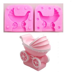 Moldes para hornear 3D Baby Car Silicone Cake Mousse Mold para DIY Craft Molde de jabón Herramientas de decoración Accesorios de cocina Utensilios para hornear M1097
