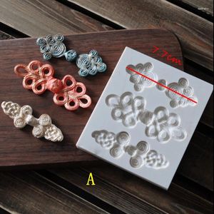 Moldes para hornear estilo chino silicona fondant molde 3D ropa cheongsam cuentas hebilla chocolate caramelo boda pastel decoración herramientas