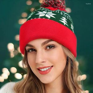 Casquettes de balle 2023 Hommes et femmes Rouge Chapeau de Noël Jacquard Peluche Chaud Coupe-vent Modèle de dôme tricoté
