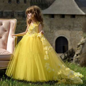 Robe De Bal Jaune Tulle Princesse Fleur Filles Robes Pour Mariage Enfants 2019 Nouvelles Filles Pas Cher Toddler Pageant Robes Avec Des Fleurs À La Main