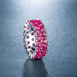 Bands Anneaux à la mode Femmes 925 Silver Luxury Pink Heart Full Diamond Zircon Ring Engagement Bride Bidery Gift Christmas Mute Ring J240410