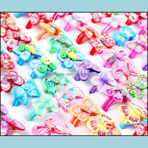 Bagues de bande bijoux en gros pour enfants 30 pièces Lot mélange couleur papillon bébé enfant fille fête polymère argile bague Dhv7B