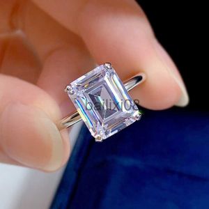 Anneaux de bande Mujing Nouveau 8 * 10 Emerald Zircon Ring Ice Sugar Diamond Ring High Carbon Diamond Princess Square 925 Silver Diamond Ring J230819