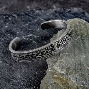 Bangle Norse Viking 316l Bracelets de marteau de Thor's Hammer pour hommes Femmes Paracord Amulet Runes Bangles Bijoux Gifts en gros 230616