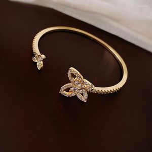Bracelet en zircon plaqué or véritable avec papillon ouvert, léger, design de mode, tempérament simple, bijoux à main polyvalents pour femmes.