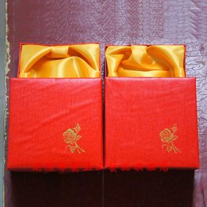 Bangle Red Square Carton Box Box Jade Un pulsera de flores Rose Papel Simple