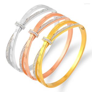 Bracelet en acier inoxydable bijoux Bracelets en cristal croix chiffres romains pour les femmes qui aiment les cadeaux en gros