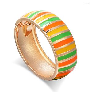 Bracelet à la mode strié coloré pour les femmes plaqué or émaillé Costume déclaration mariage fête bijoux en gros