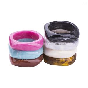 Brazalete de precio al por mayor, brazaletes anchos grandes de resina acrílica para mujer, pulseras cuadradas irregulares Retro, joyería para niñas