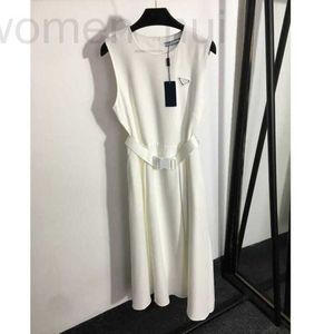 Robes décontractées basiques designer 23ss robe blanche robes d'été femmes vêtements femmes Lettre sécurité boucle ceinture gilet jupe longue haute qualité a1 XFK6