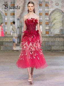 Vestidos casuales básicos VC mujer elegante y elegante diseño de plumas malla sin mangas Midi vestido rojo moda pasarela fiesta ropa bonita 230620