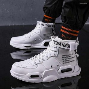 Chaussures de basket-ball Marque Mens High Top Sneakers Outdoor Male Blanc Blanc Confortable Contrutal Sports Zapatillas Hombre