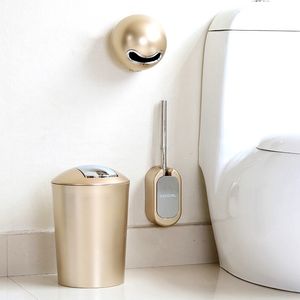 Juego de accesorios de baño dorado nórdico creativo montado en la pared soporte de papel para cepillo de baño cubo de basura cubos de basura juegos de accesorios de baño 230224