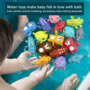 Bath Toys Childrens Beach Toys Bath Toys Type de requin Tour de baignade Reagir de dispositif rotatif Baby Toy Puffin Poisson Poisson Ours 240413