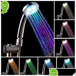 Pommeaux de douche de salle de bains Pommeau de douche à LED Pulvérisateur de pluie Matically Capteur de température à changement de couleur Pommeau de douche à économie d'eau pour livraison de gouttes Dhfnm