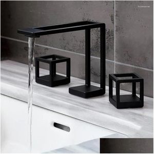 Grifos del fregadero del baño Grifo de diseño Mate Negro Rejilla cuadrada Grifo de agua 3 orificios Montado en cubierta separada Mezclador de lavabo frío Entrega de entrega H Dhqd4