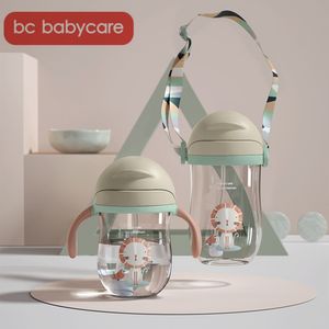 BC Babycare Baby Sippy Cup Gravity Ball Eau potable Poignée Biberon Étanche V-Type Paille Anti-étranglé Bandoulière Coupe LJ200831