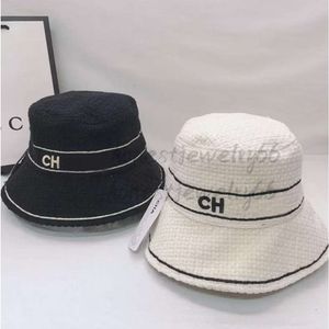 Gorro/Gorras de calavera 2024 Moda Sombrero de cubo Mujeres Hombres Gorras de béisbol Gorro Negro Blanco Pescador Cubos Patchwork Otoño Invierno Sombreros de ala ancha Regalo de alta calidad