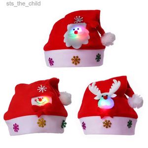 Bonnet/Casquettes de crâne Chapeau de Noël avec lumière LED Casquette de Père Noël pour enfants Enfants Adulte Cadeau pour le Nouvel An 2024 Décorations de Noël 2023L231025