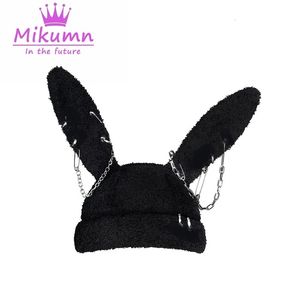 Bonnet / Crâne Casquettes Gothique Grunge Lapin Oreille Chapeau Harajuku Y2k Punk Chaîne Broche Anneau En Métal Laine D'agneau Noir Chapeau Femmes Filles Hiver Chaud Chic Streetwear 230826